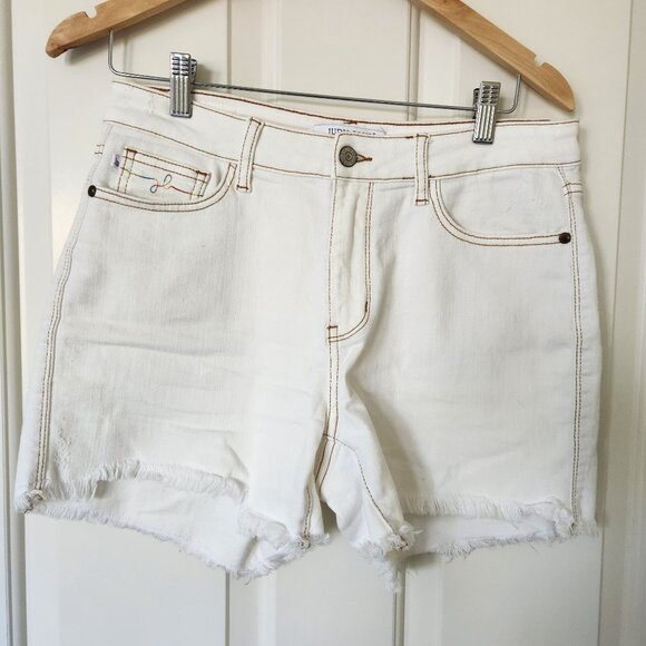 Judy Blue Rainbow Road Ecru Shorts Embroidered Frayed Hem Soft Stretchy Cute - Picture 3 of 13